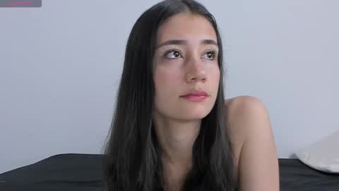 Snapshot of catalella_0 chatting on 01/18/26, 09:46 Catalella online show from 01/18/26, 09:46