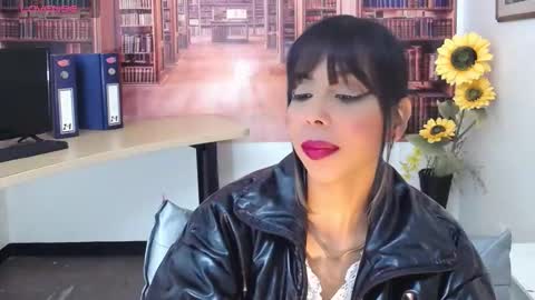 Queen Catalella online show from 10/25/25, 03:58