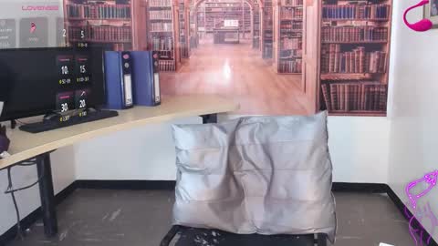 Queen Catalella online show from 11/12/25, 03:51