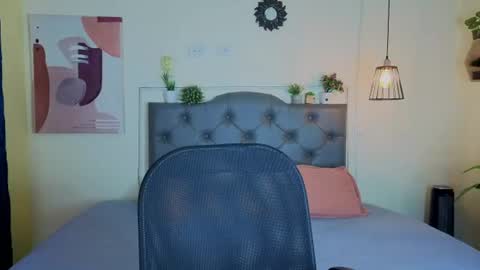 Snapshot of cataleya_laurent chatting on 07/30/26, 01:54 cataleya_laurent online show from 07/30/26, 01:54