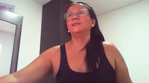 catalina2408 online show from 02/22/25, 02:41