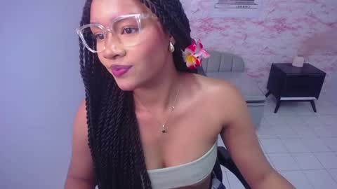 Snapshot of catalina25_t chatting on 02/18/25, 01:44 catalina25_t online show from 02/18/25, 01:44