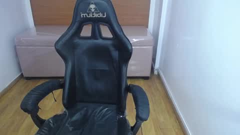 Snapshot of catalina25_t chatting on 09/23/25, 08:01 catalina25_t online show from 09/23/25, 08:01