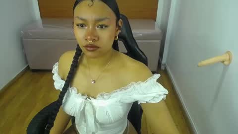 Snapshot of catalina25_t chatting on 09/28/25, 12:43 catalina25_t online show from 09/28/25, 12:43