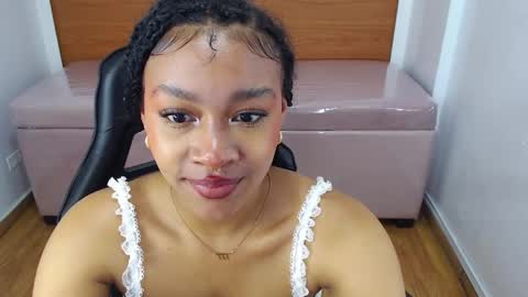 Snapshot of catalina25_t chatting on 10/29/25, 08:21 catalina25_t online show from 10/29/25, 08:21