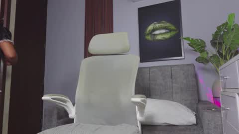 Snapshot of catalina_goddess chatting on 06/20/26, 03:53 catalina_goddess online show from 06/20/26, 03:53