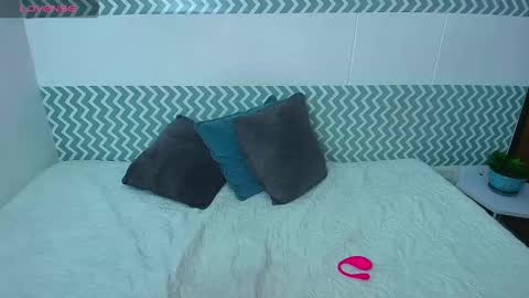 Snapshot of catalinahenao chatting on 10/07/25, 03:25 cata online show from 10/07/25, 03:25