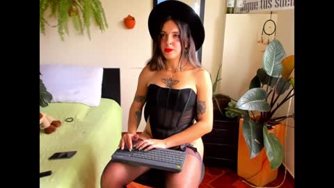 Snapshot of catalinalince chatting on 02/05/25, 05:31 Cataina Lince online show from 02/05/25, 05:31