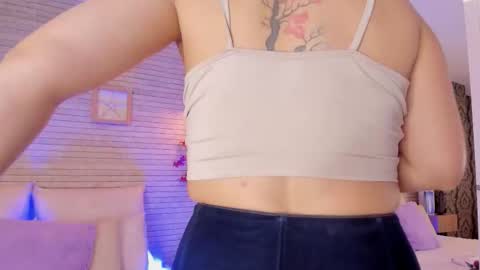 Snapshot of catalinnathompson chatting on 10/19/25, 11:44 CatalinnaThompson online show from 10/19/25, 11:44