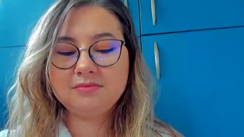 Snapshot of caterinnakat chatting on 02/05/25, 01:33 Kat online show from 02/05/25, 01:33