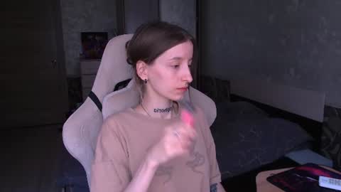 Snapshot of cath_dysphoria_ chatting on 06/19/26, 11:25 CATH online show from 06/19/26, 11:25