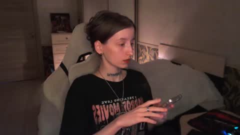 Snapshot of cath_dysphoria_ chatting on 07/12/26, 01:24 CATH online show from 07/12/26, 01:24