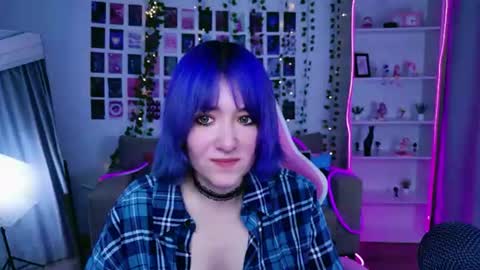 Snapshot of catharinejones chatting on 06/27/26, 06:07 KettieHi My name is Katie I love drawing and I can play the guitar. And love dancing online show from 06/27/26, 06:07