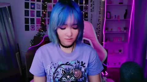 Snapshot of catharinejones chatting on 07/13/26, 07:33 KettieHi My name is Katie I love drawing and I can play the guitar. And love dancing online show from 07/13/26, 07:33