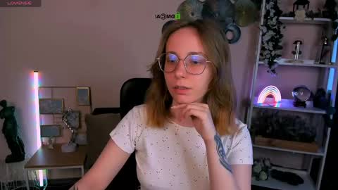 Snapshot of catherine_kitty chatting on 05/19/26, 05:58 Catherine online show from 05/19/26, 05:58