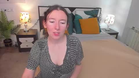 Catrin online show from 09/25/25, 06:50