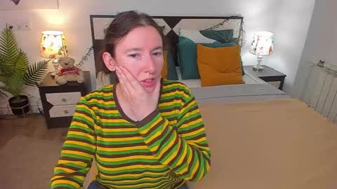 Catrin online show from 10/06/25, 07:06