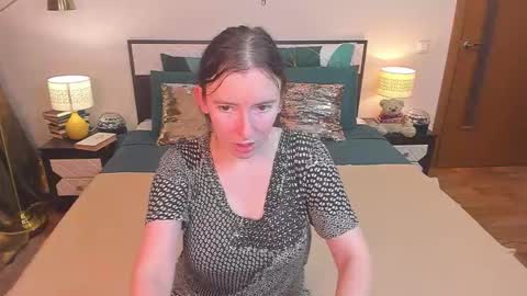 Catrin online show from 12/17/25, 03:56