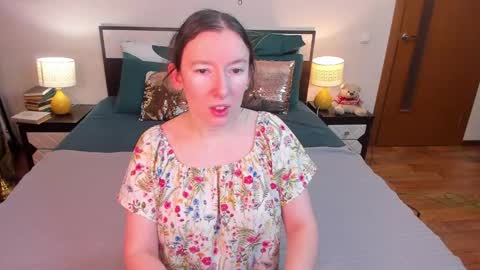 Catrin online show from 02/15/26, 04:42