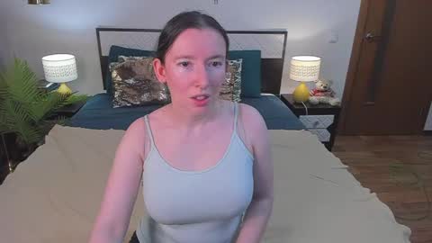 Snapshot of catherinewalls chatting on 06/10/26, 04:12 Catrin online show from 06/10/26, 04:12