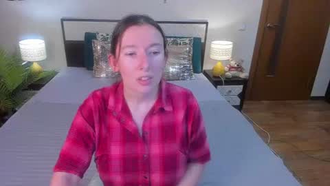 Snapshot of catherinewalls chatting on 06/29/26, 03:57 Catrin online show from 06/29/26, 03:57