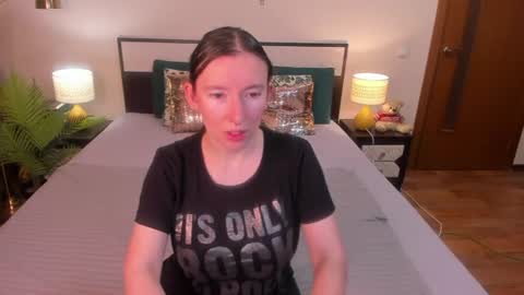 Snapshot of catherinewalls chatting on 07/05/26, 02:29 Catrin online show from 07/05/26, 02:29