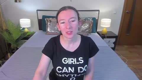 Snapshot of catherinewalls chatting on 07/14/26, 03:22 Catrin online show from 07/14/26, 03:22