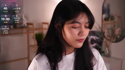 Lee online show from 10/23/25, 05:23