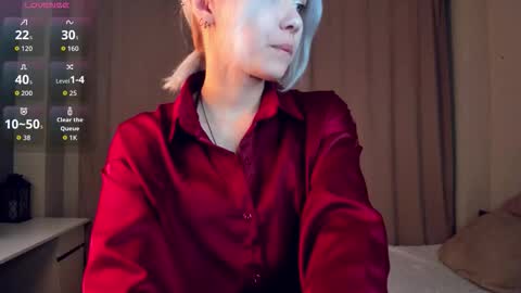 Mia online show from 03/04/26, 11:16