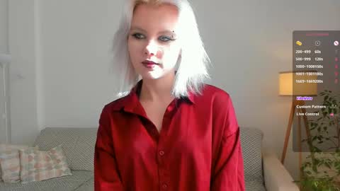 Snapshot of cathiearzabala chatting on 04/25/26, 11:02 Mia online show from 04/25/26, 11:02