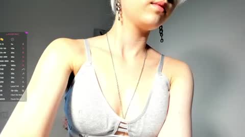 Mia online show from 07/05/26, 11:06