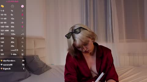 Mia online show from 07/28/26, 12:48