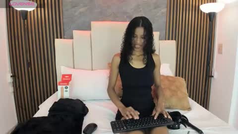catiusca_reyes_03 online show from 12/04/25, 02:48