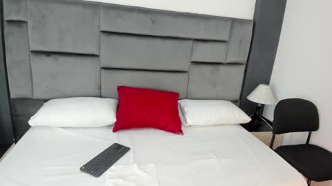 Catleya online show from 12/16/25, 11:48