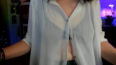 Snapshot of catnips_cabaret chatting on 05/19/26, 02:29 some call me djcatnips some call me CC but i love it when you call me miss catnips online show from 05/19/26, 02:29