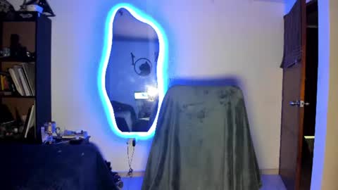 Snapshot of catnuaa chatting on 06/13/26, 01:36 catnuaa online show from 06/13/26, 01:36