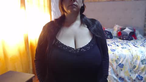 Snapshot of catsexirine chatting on 01/21/25, 01:32 katherine online show from 01/21/25, 01:32