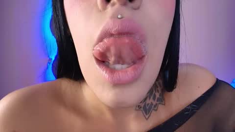 Cattleya online show from 11/13/25, 04:00