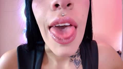 Cattleya online show from 11/23/25, 07:46