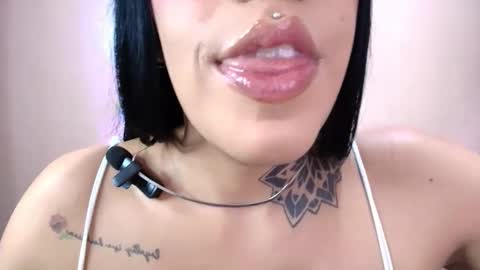 Cattleya online show from 12/22/25, 03:03