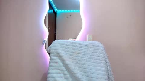 Cattleya online show from 02/13/26, 03:35