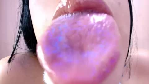 Snapshot of catte_jensen chatting on 05/06/26, 05:25 Cattleya online show from 05/06/26, 05:25