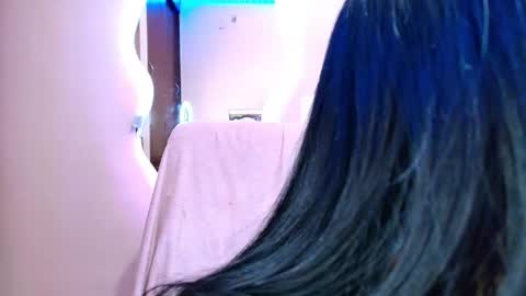 Snapshot of catte_jensen chatting on 05/08/26, 03:56 Cattleya online show from 05/08/26, 03:56