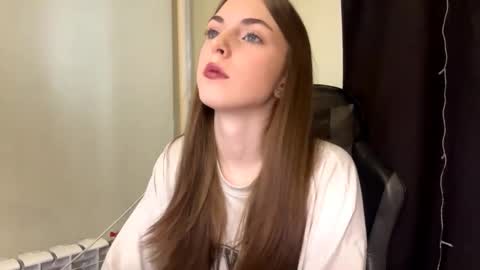 Snapshot of caylakimbro chatting on 02/20/26, 09:21 Polly online show from 02/20/26, 09:21