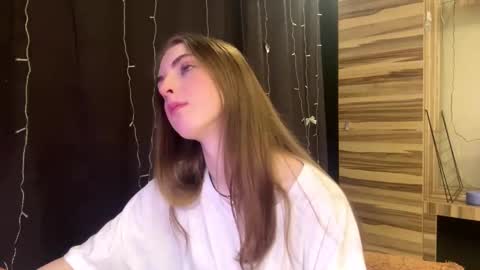 Snapshot of caylakimbro chatting on 03/03/26, 08:09 Polly online show from 03/03/26, 08:09