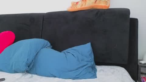 Snapshot of cbhotblonde chatting on 10/19/25, 07:53 Folow my instagram cuteback7272 and onlyfans cbhotblonde1 online show from 10/19/25, 07:53