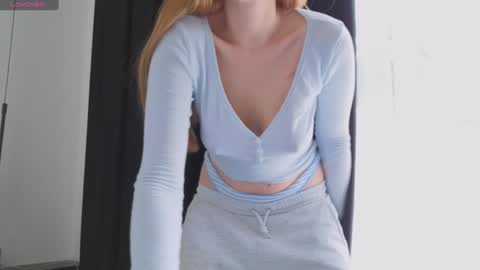 Folow my instagram cuteback7272 and onlyfans cbhotblonde1 online show from 11/14/25, 07:29