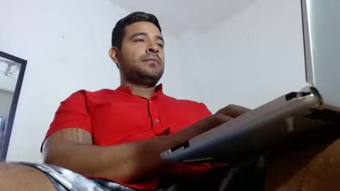 Snapshot of ccamilo_ chatting on 05/11/26, 01:17 camilo online show from 05/11/26, 01:17