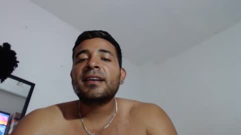 Snapshot of ccamilo_ chatting on 05/13/26, 09:33 camilo online show from 05/13/26, 09:33