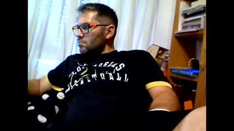 Snapshot of ccddrr2 chatting on 10/10/25, 09:19 ccddrr2 online show from 10/10/25, 09:19